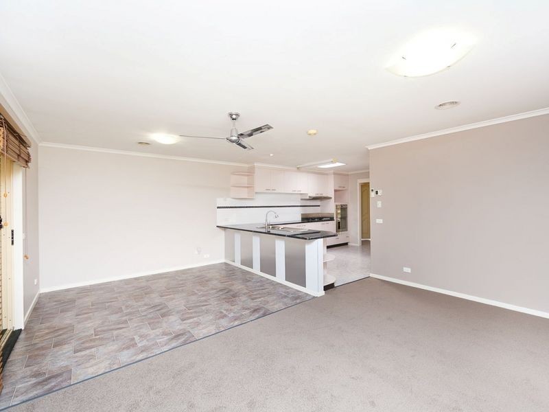 18 Gabriel Drive, Jerrabomberra NSW 2619