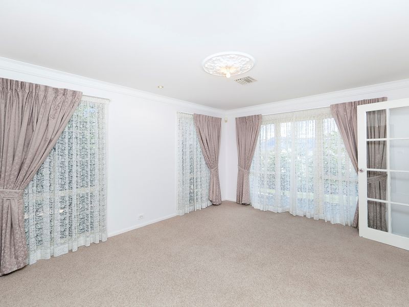 33 Russell Drysdale Crescent, Conder ACT 2906