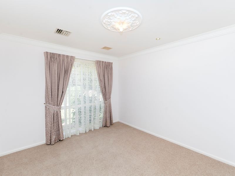 33 Russell Drysdale Crescent, Conder ACT 2906