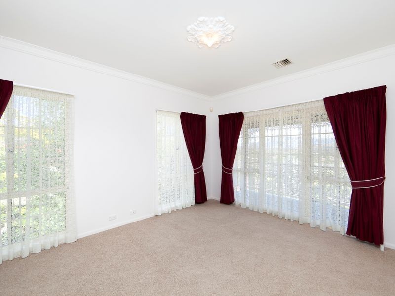 33 Russell Drysdale Crescent, Conder ACT 2906