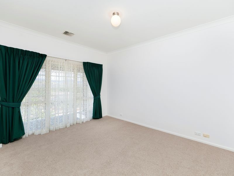 33 Russell Drysdale Crescent, Conder ACT 2906