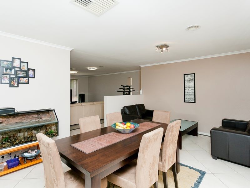 32 Clare Dennis Avenue, Gordon ACT 2906