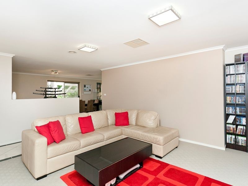 32 Clare Dennis Avenue, Gordon ACT 2906