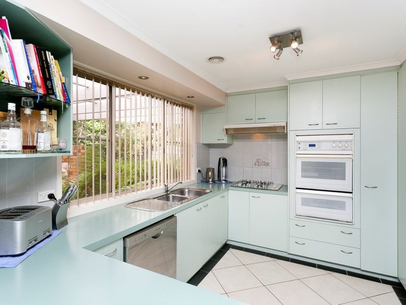 32 Clare Dennis Avenue, Gordon ACT 2906