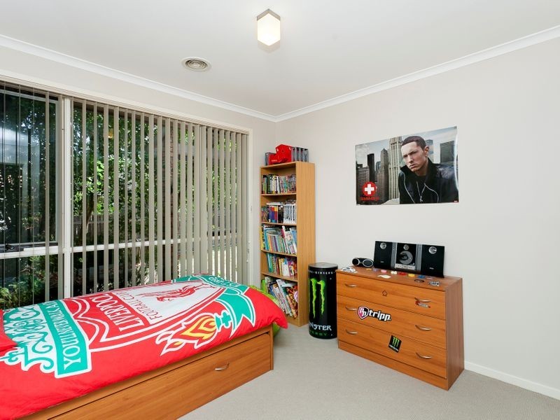 32 Clare Dennis Avenue, Gordon ACT 2906