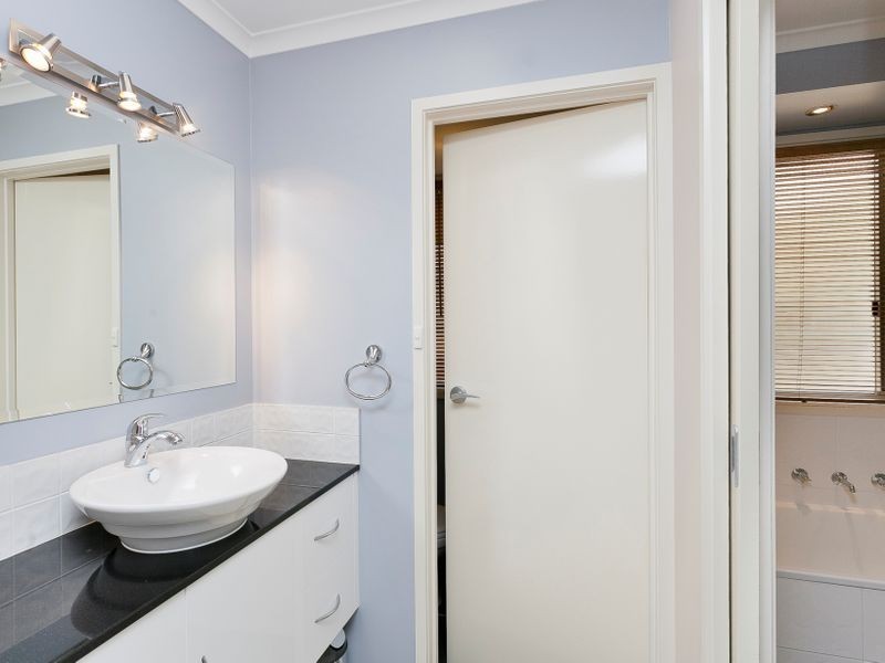 32 Clare Dennis Avenue, Gordon ACT 2906