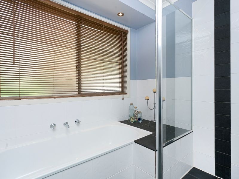 32 Clare Dennis Avenue, Gordon ACT 2906