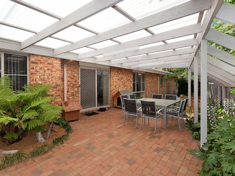 32 Clare Dennis Avenue, Gordon ACT 2906