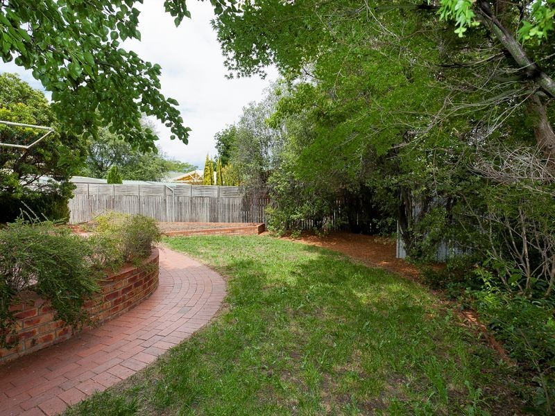 32 Clare Dennis Avenue, Gordon ACT 2906