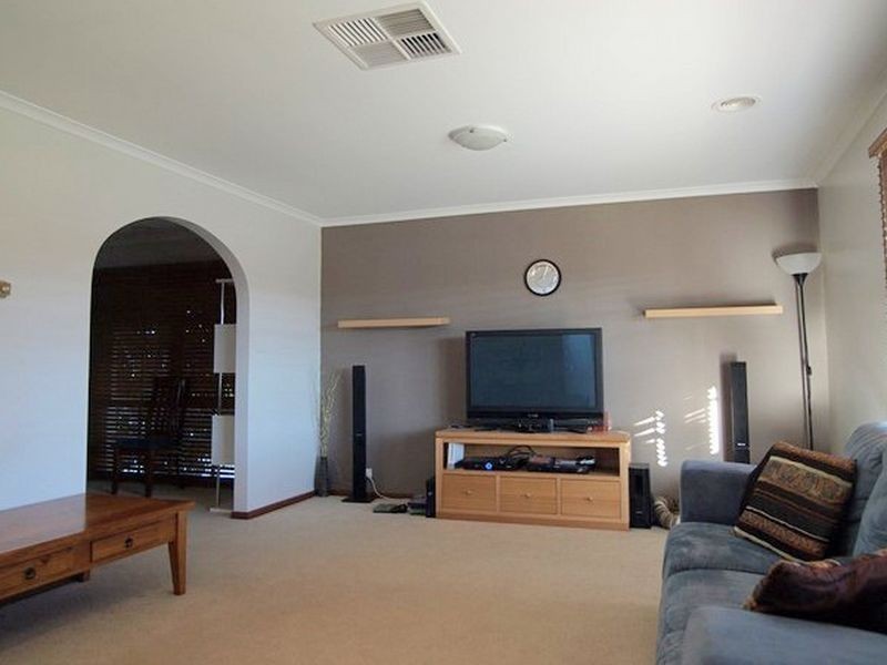 8 Kirkcaldie Circuit, Chisholm ACT 2905