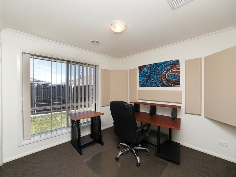 7 Nancy Cato Street, Franklin ACT 2913