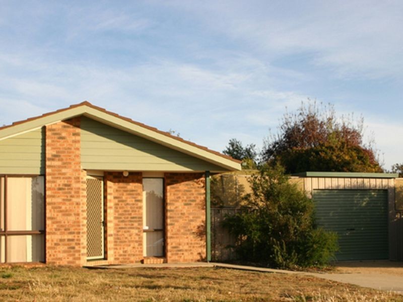 18 Feint Street, Conder ACT 2906