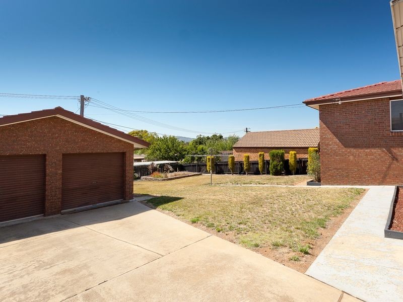 19 Clive Steele Avenue, Monash ACT 2904