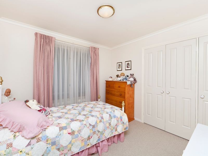 11 Marilyn Place, Queanbeyan NSW 2620