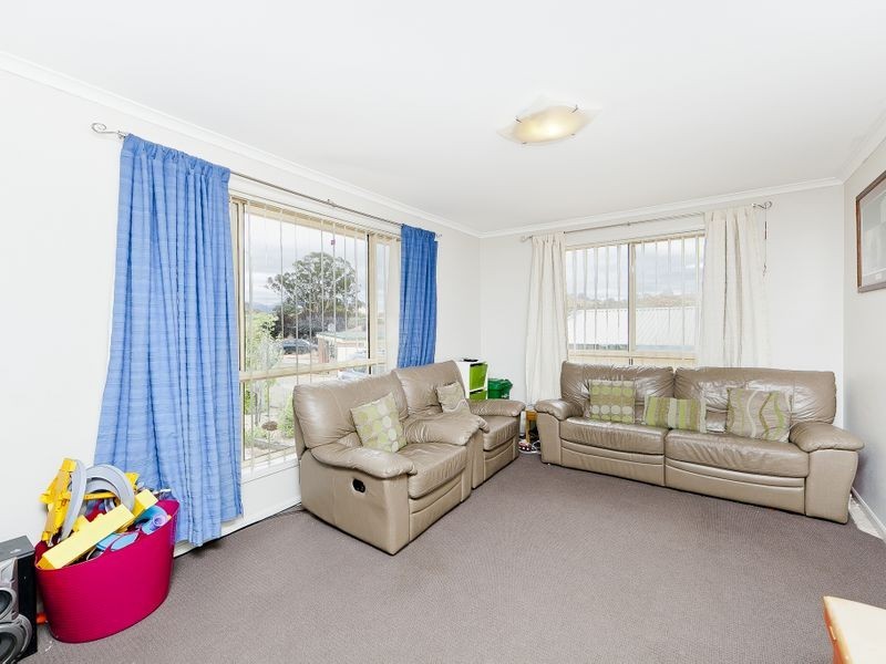 16 Menzies Court, Banks ACT 2906