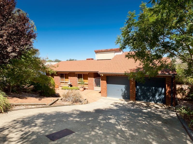 8 Ebsworth Close, Macarthur ACT 2904