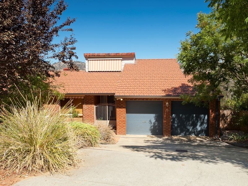 8 Ebsworth Close, Macarthur ACT 2904