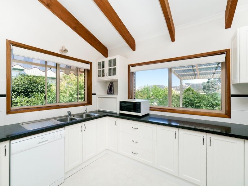 8 Ebsworth Close, Macarthur ACT 2904