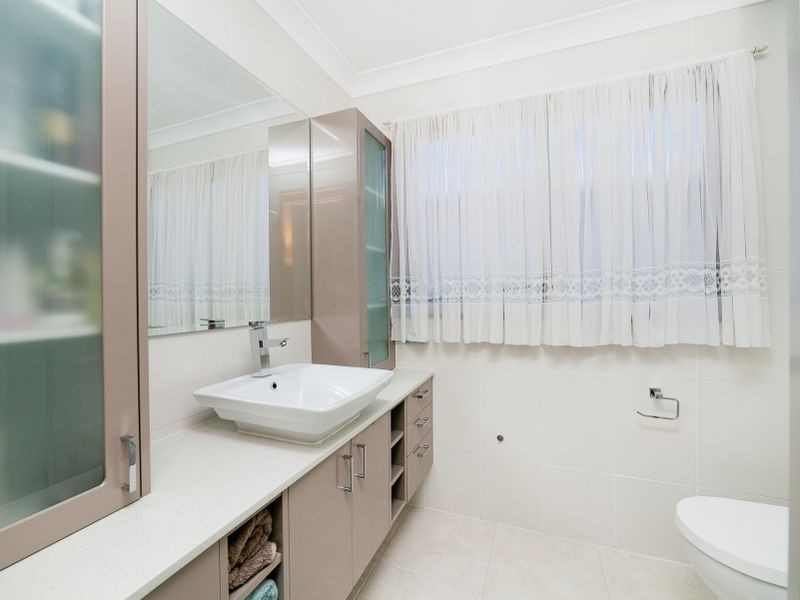 8 Ebsworth Close, Macarthur ACT 2904