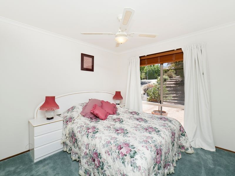 8 Ebsworth Close, Macarthur ACT 2904