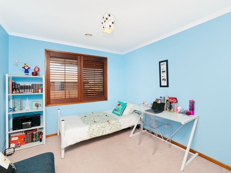 9 Wray Place, Gowrie ACT 2904