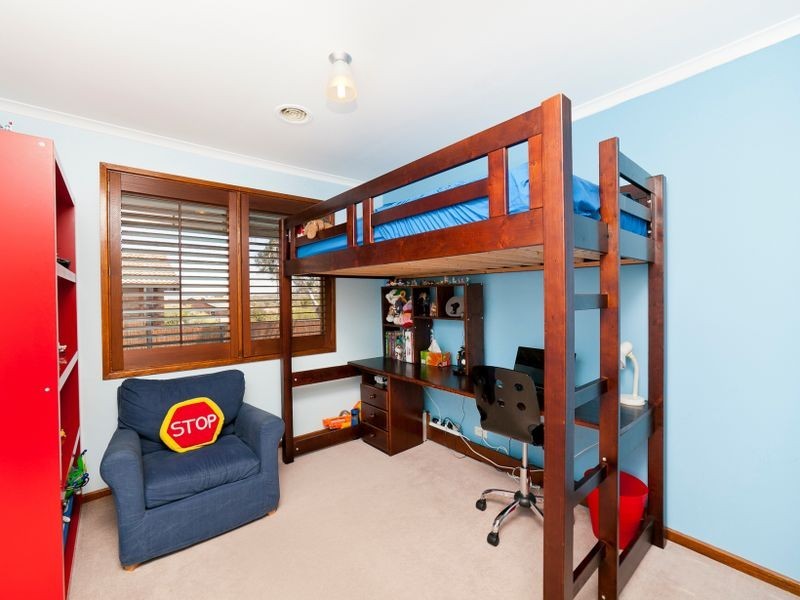 9 Wray Place, Gowrie ACT 2904