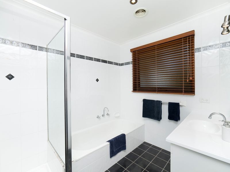 9 Wray Place, Gowrie ACT 2904