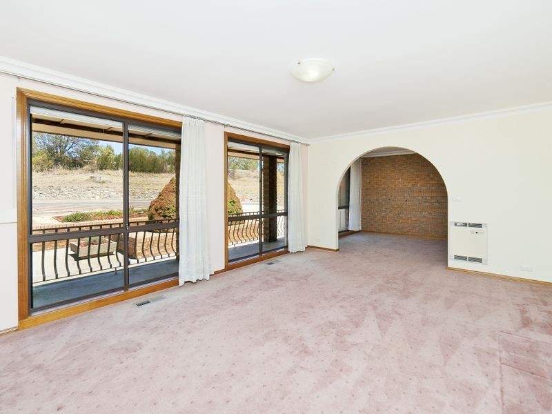 15 Hadleigh Circuit, Isabella Plains ACT 2905