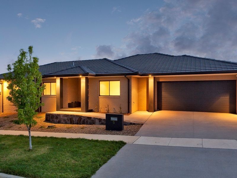 5 Victoria Owen Circuit, Casey ACT 2913