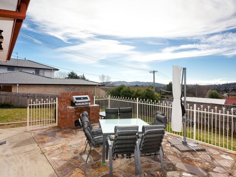 12 Casey Crescent, Calwell ACT 2905