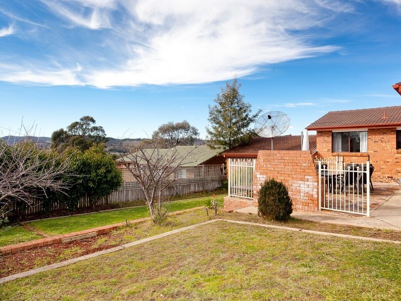 12 Casey Crescent, Calwell ACT 2905