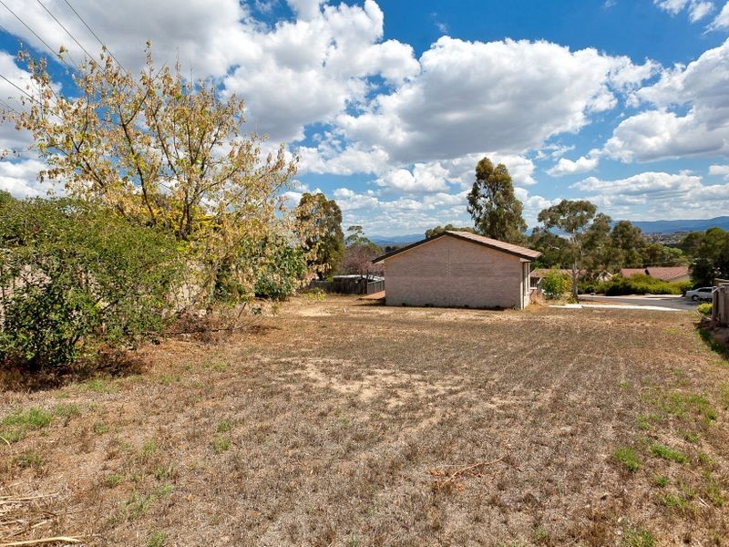 8 Harland Place, Flynn ACT 2615