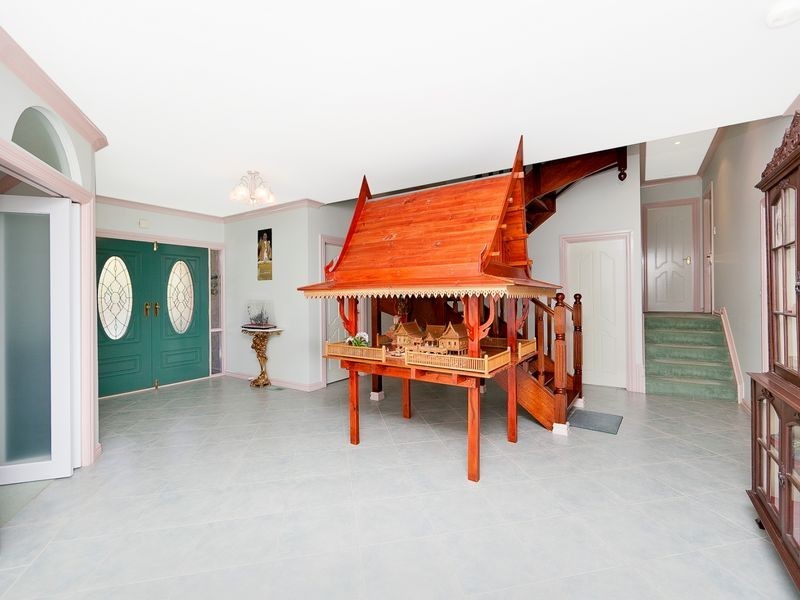 6 Sparkes Close, Fadden ACT 2904