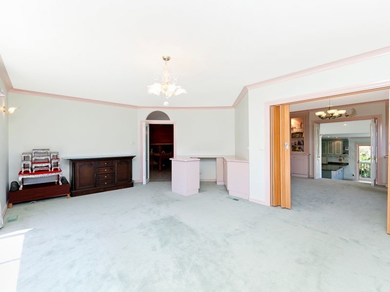 6 Sparkes Close, Fadden ACT 2904