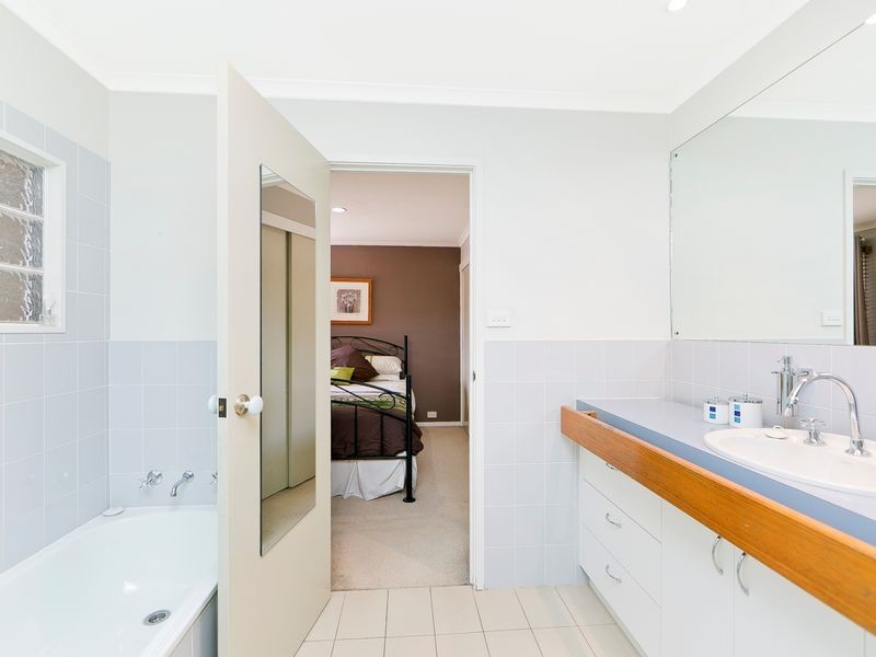 8 Hadleigh Circuit, Isabella Plains ACT 2905