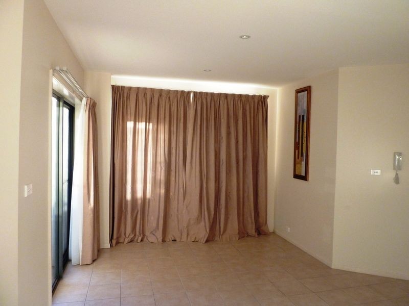 25/2 Eileen Good Street, Greenway ACT 2900