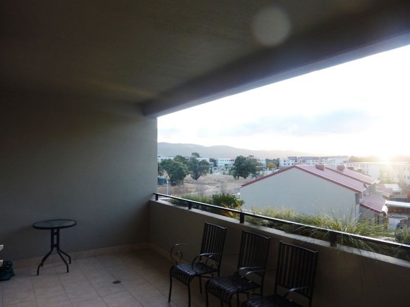 25/2 Eileen Good Street, Greenway ACT 2900