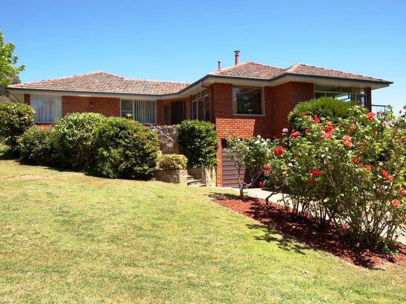 98 Buxton Street, Deakin ACT 2600