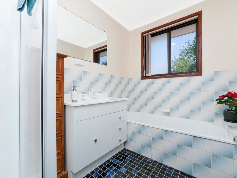 14 Beardsmore Place, Gowrie ACT 2904