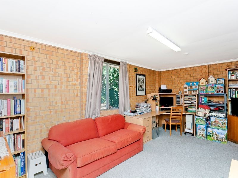 14 Beardsmore Place, Gowrie ACT 2904