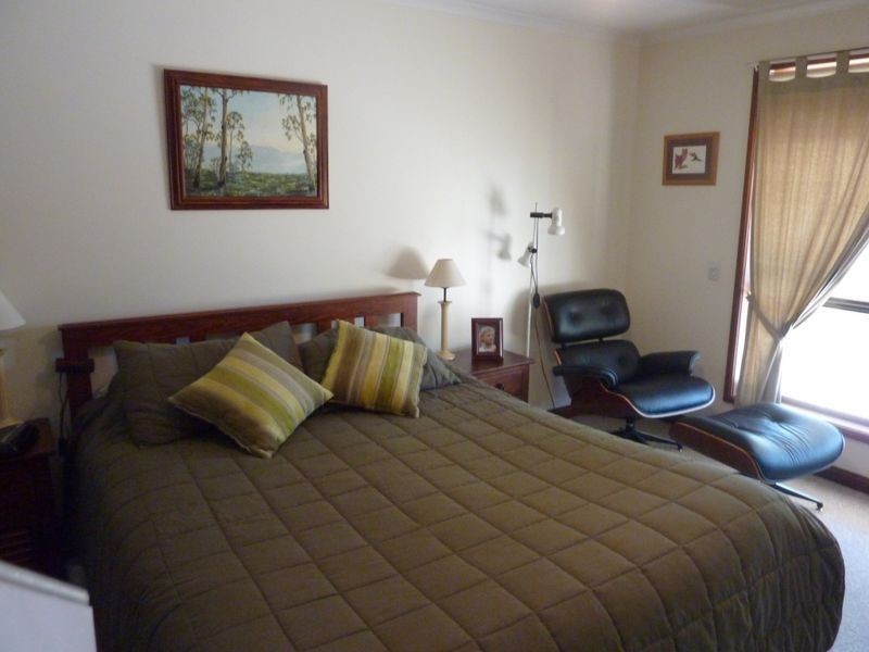 6 Bews Place, Bonython ACT 2905