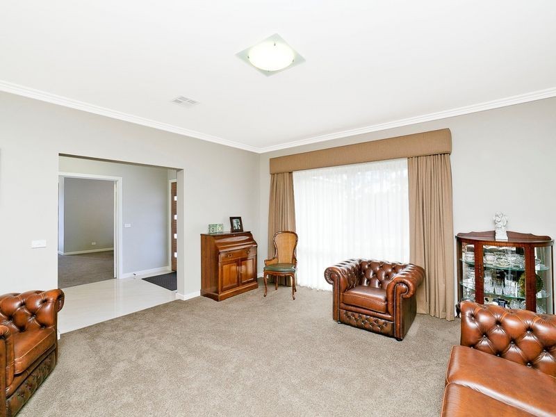 11 Stillwell Place, Mawson ACT 2607