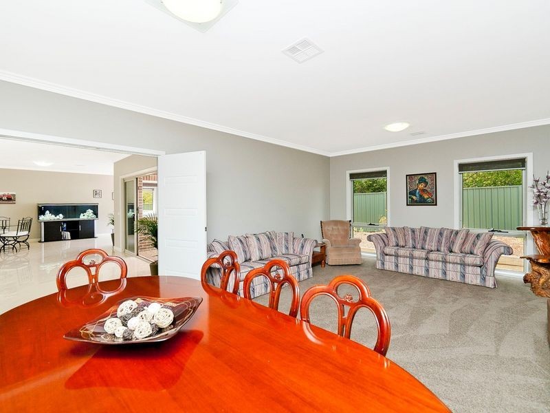 11 Stillwell Place, Mawson ACT 2607