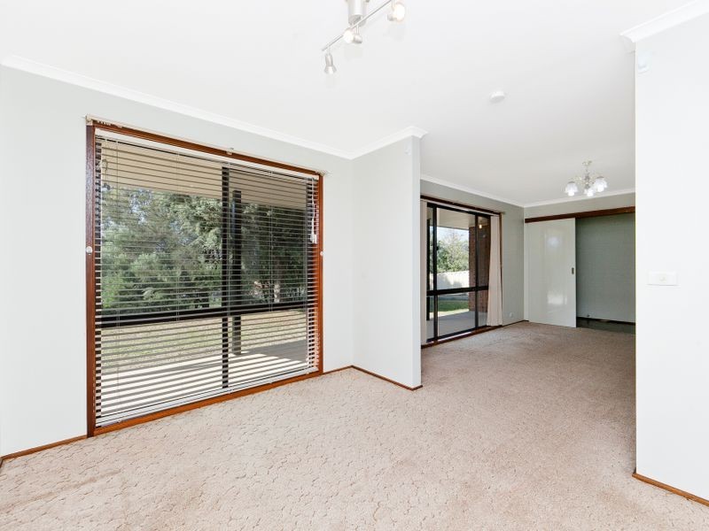 6 Beaufort Retreat, Gordon ACT 2906