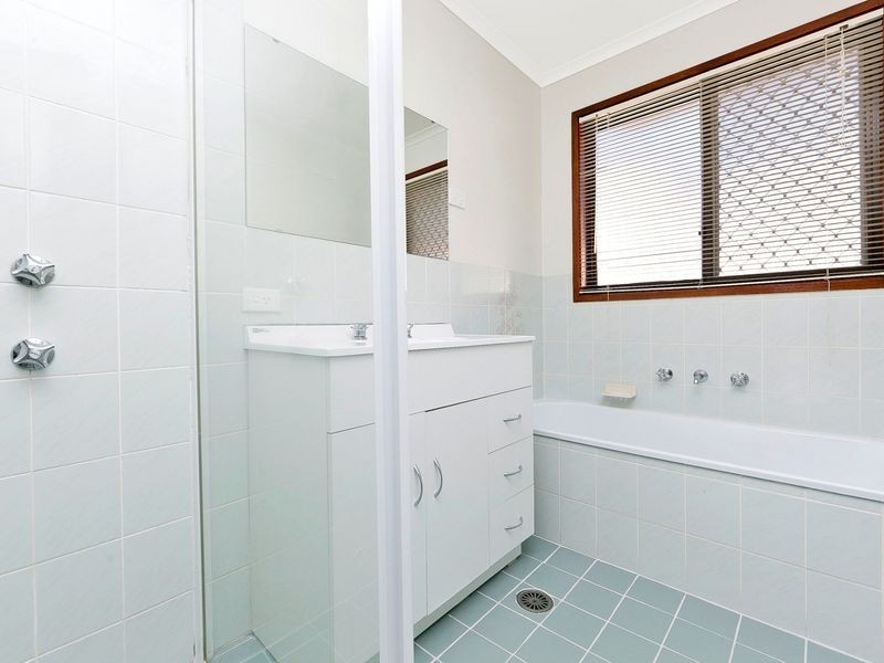 6 Beaufort Retreat, Gordon ACT 2906