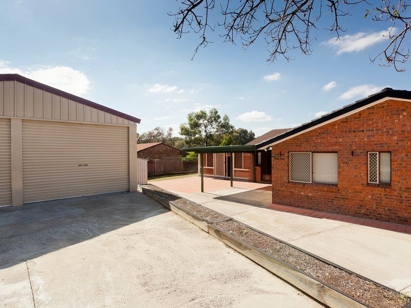 6 Beaufort Retreat, Gordon ACT 2906