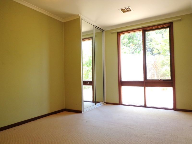 2 Hopkins Street, Weston ACT 2611
