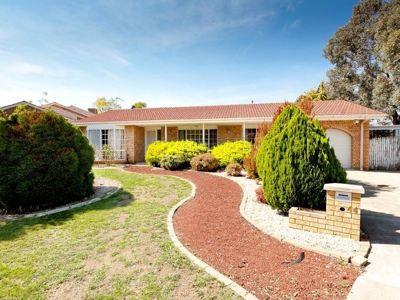 44 Fingleton Crescent, Gordon ACT 2906