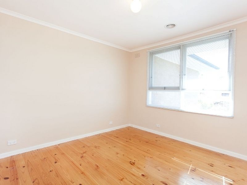 8 Beedham Place, Lyons ACT 2606