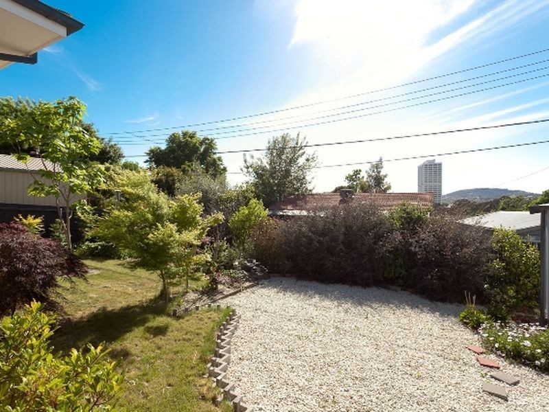 8 Beedham Place, Lyons ACT 2606